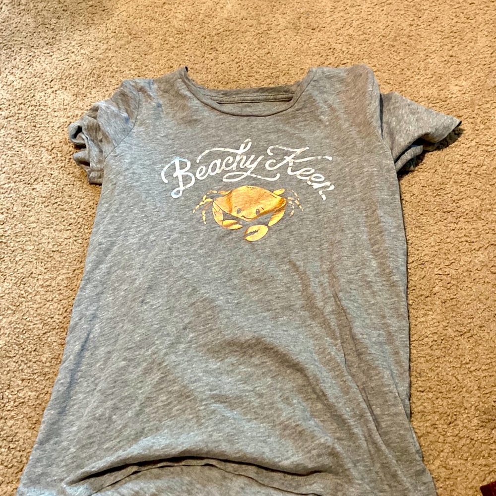 A tee shirt gray